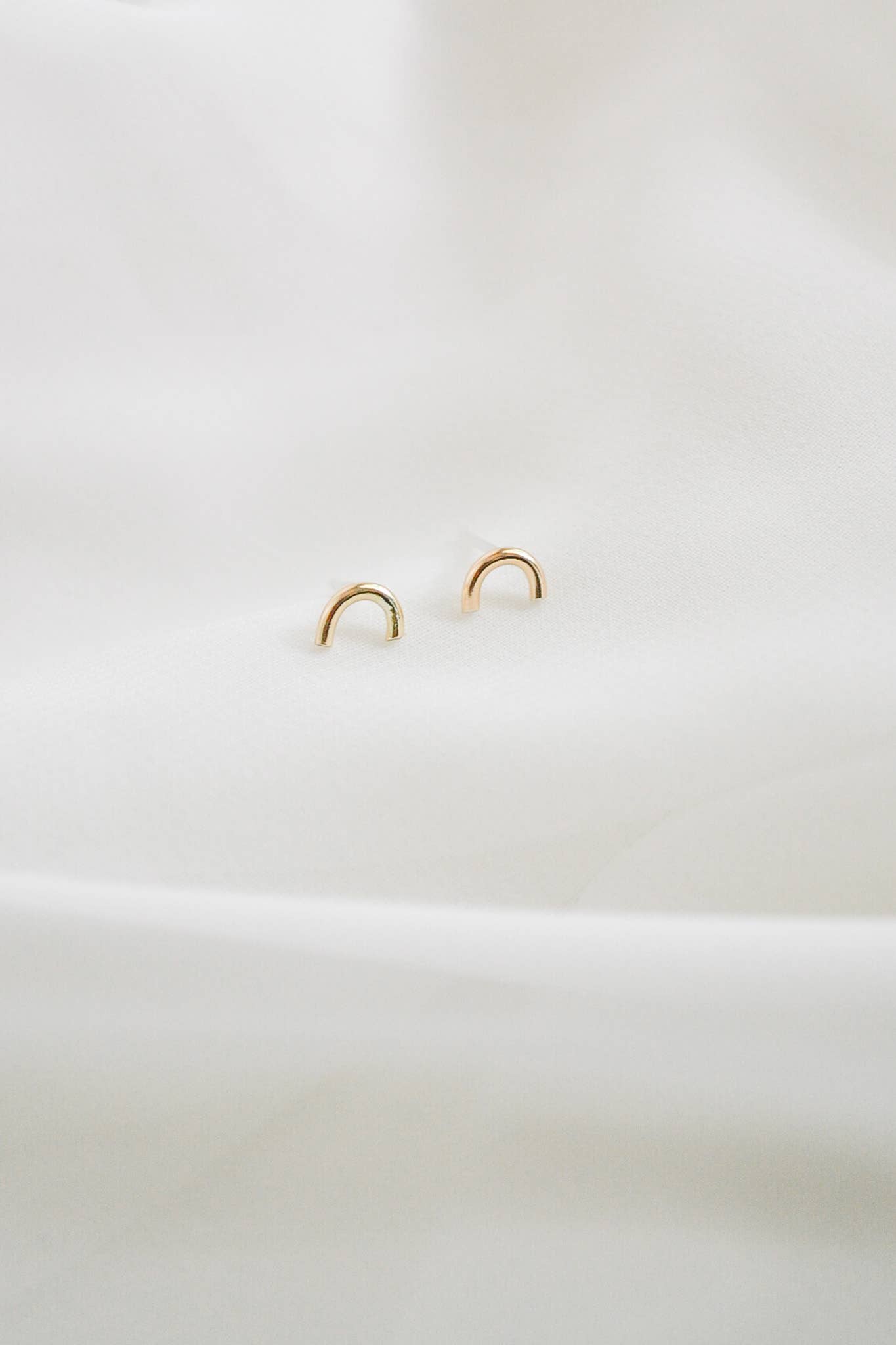 Arch Stud Earrings